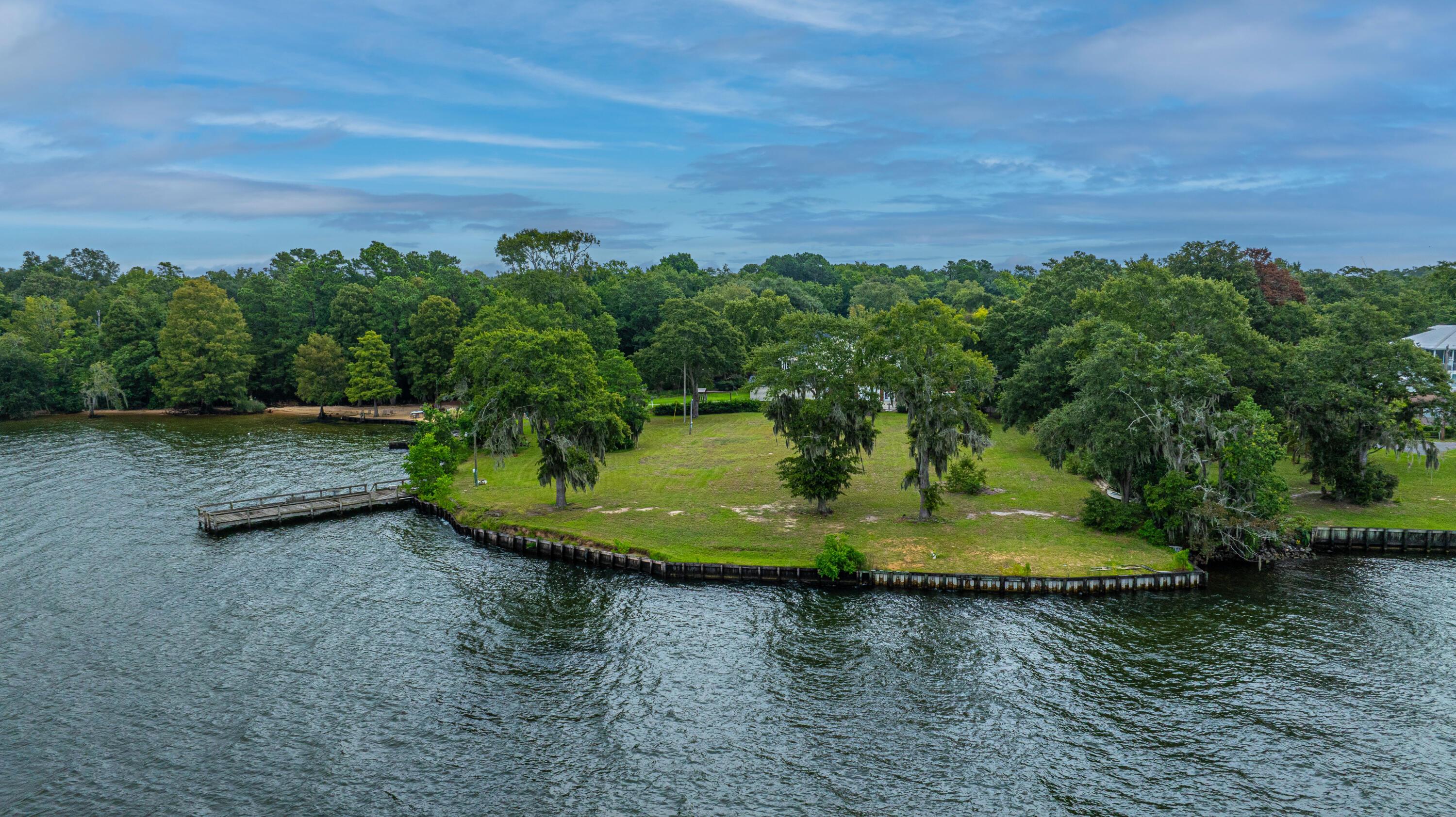 Image 2: 112ChapelHillDr003