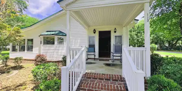 Image 4: Front Porch