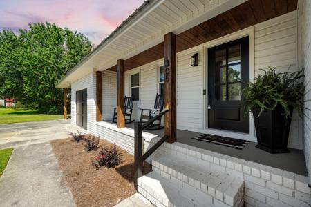 305 Meadowlark Lane