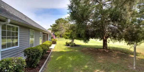Image 3: 04 copy