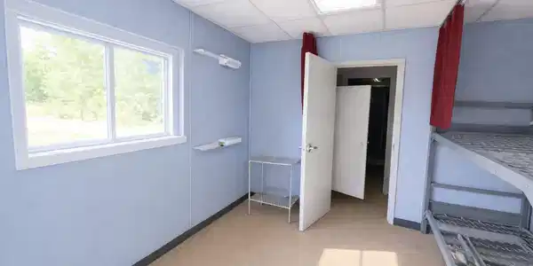 Image 4: 3