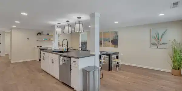 Image 3: 10-web-or-mls-DSC03504
