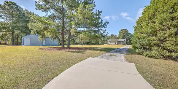 1176 Edmonds Way