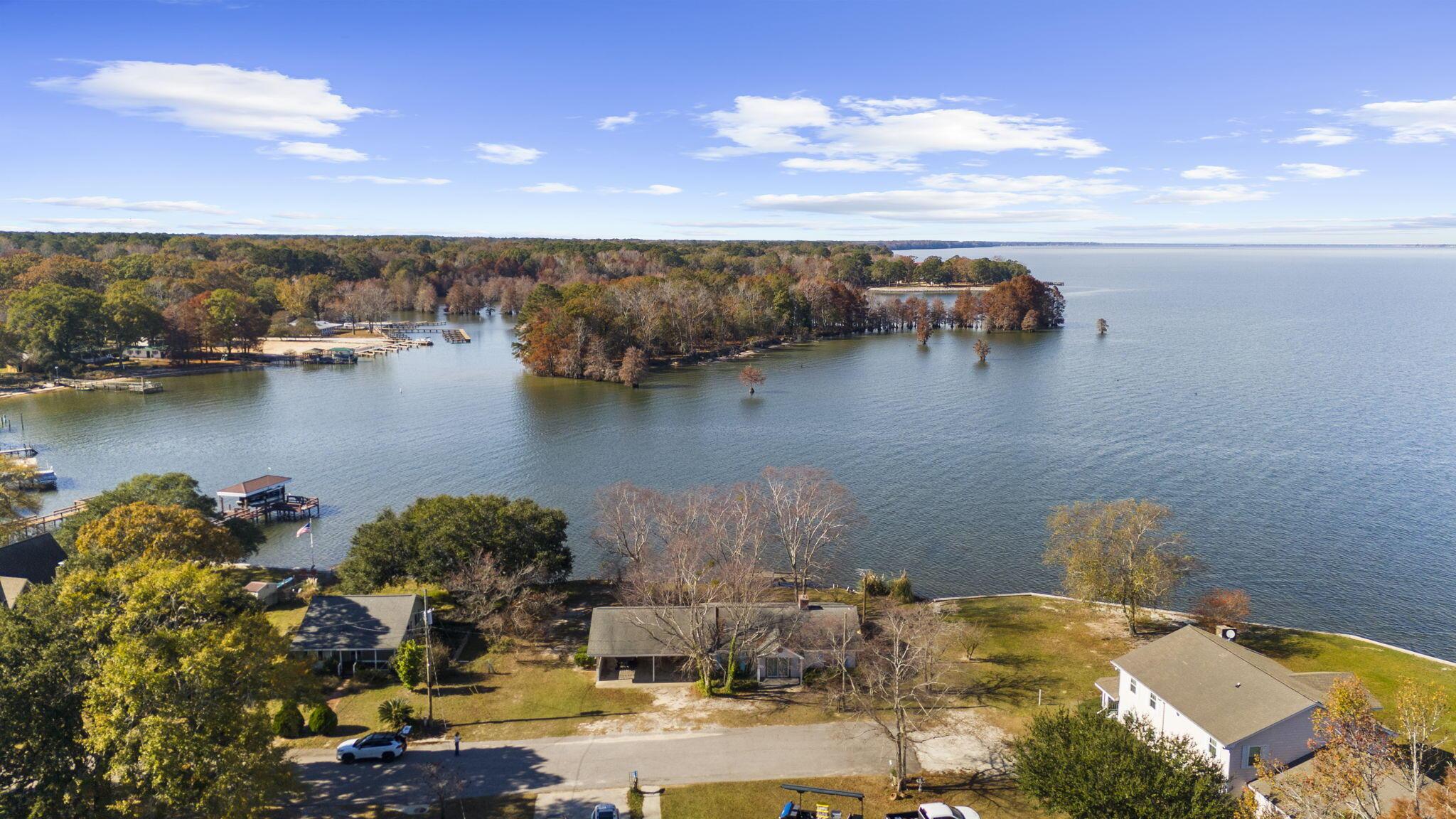 Image 4: 4-web-or-mls-DJI_20251124125629_0645_D