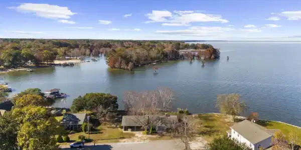 Image 4: 4-web-or-mls-DJI_20251124125629_0645_D
