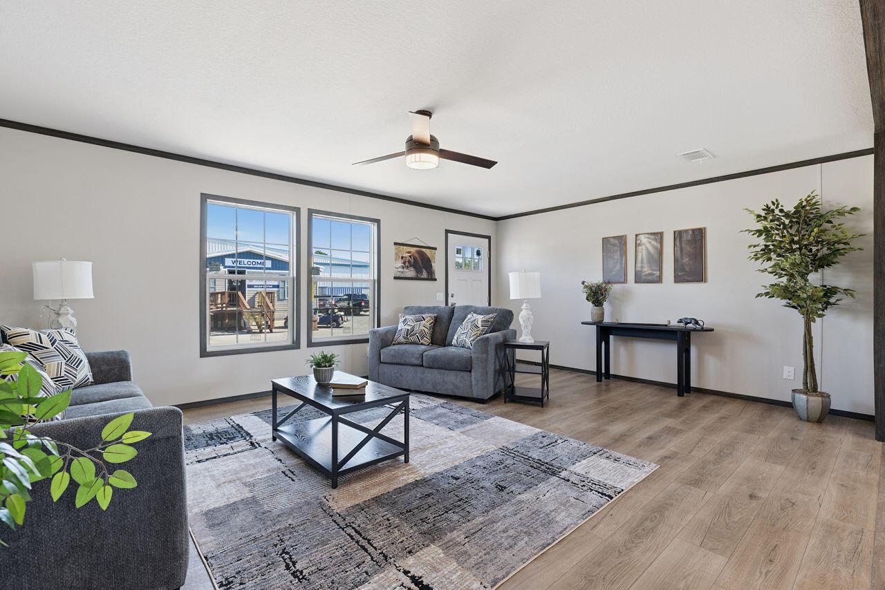 Image 3: 261-lake-manor-3260h32p03-living-room-2