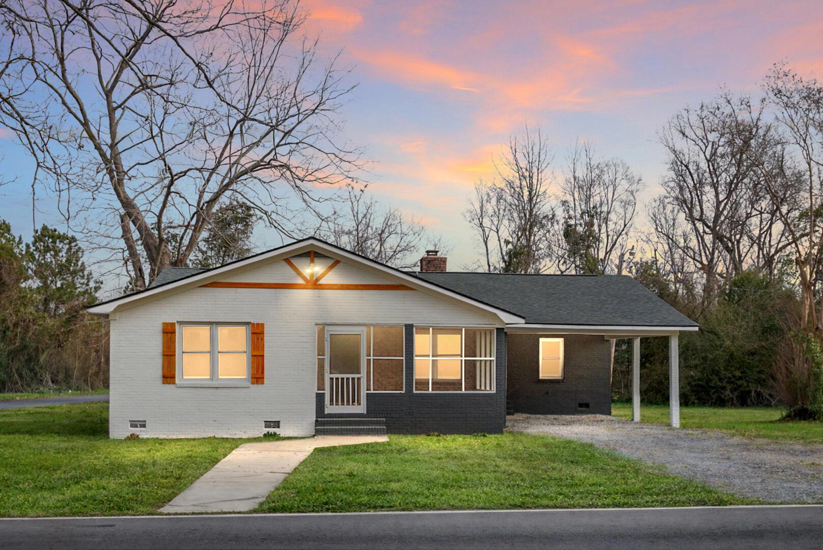 Image 1: 220 Roosevelt Drive