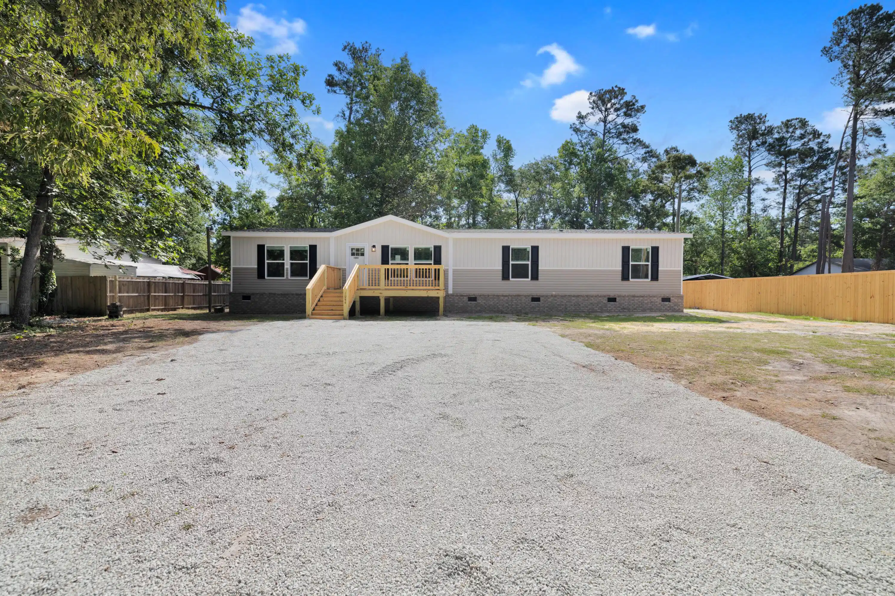 Image 1: 1044 Longpoint Rd-34