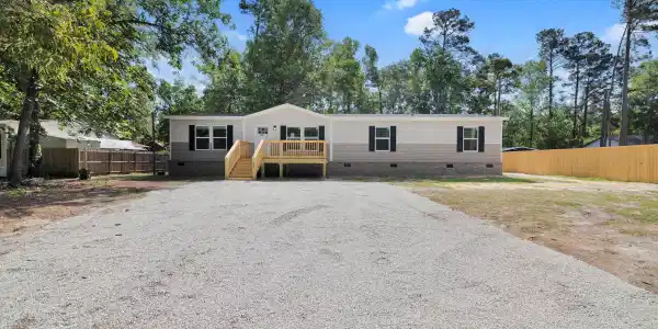 1044 Longpoint Road