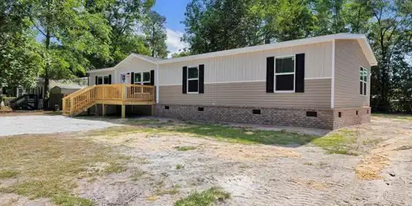 Image 2: 1044 Longpoint Rd-35