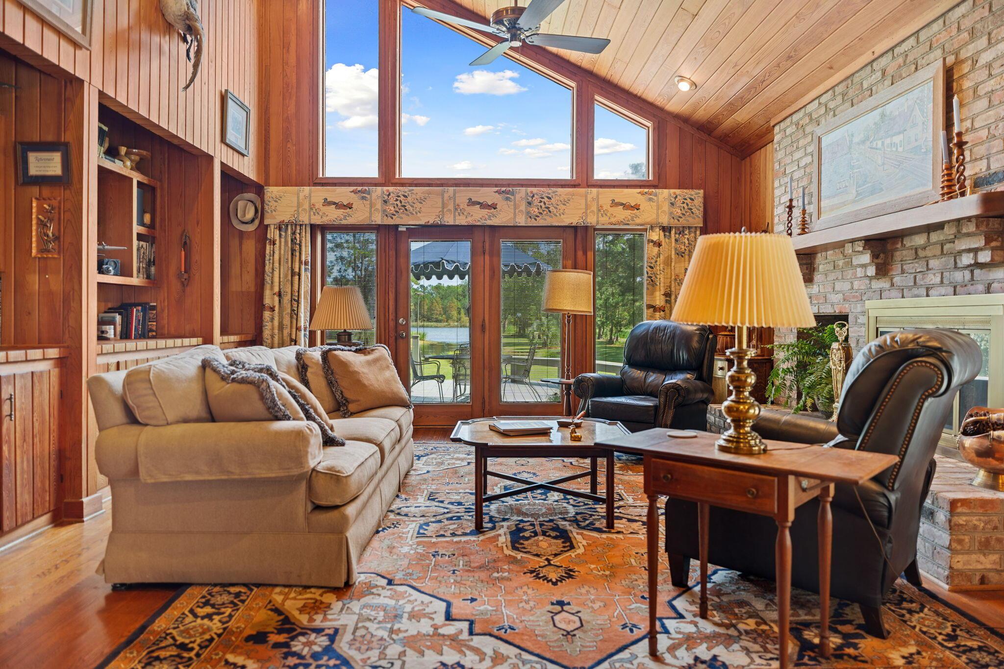 Image 4: 17-web-or-mls-Barclay Media Co_-24