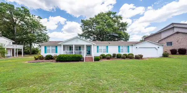 1529 Waters Edge Drive