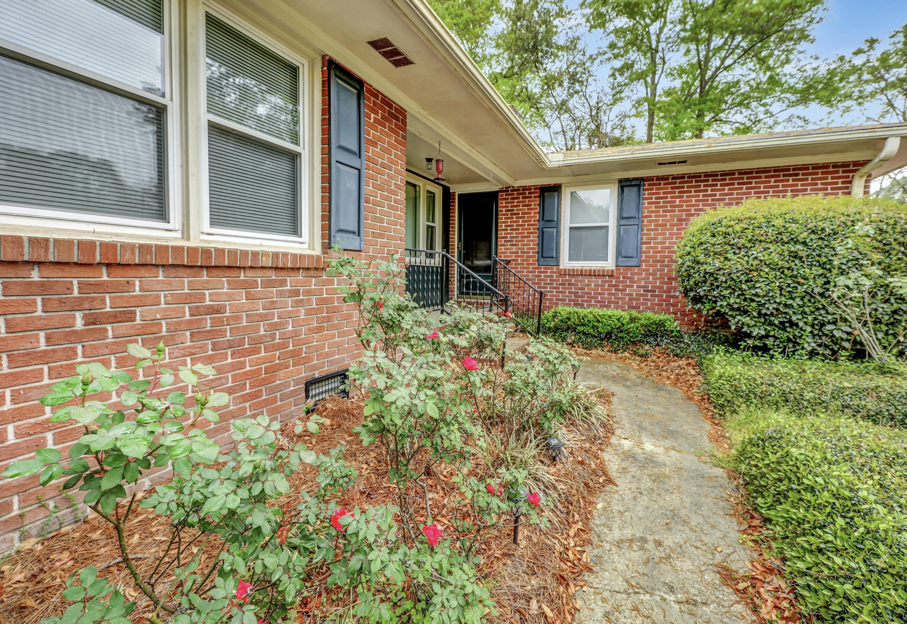Image 2: Inviting Walk Way to Front Door