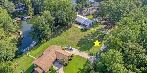 Image 4: Beautiful subdivision