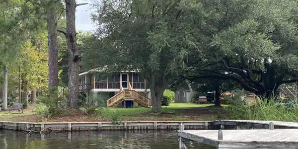 1533 Taw Caw Drive