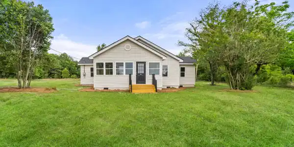 46 Woodpecker Ln
