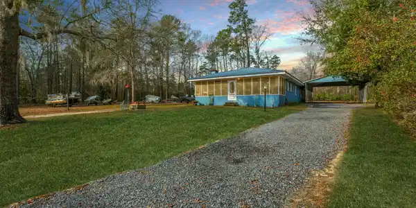 1283 Bayview Drive