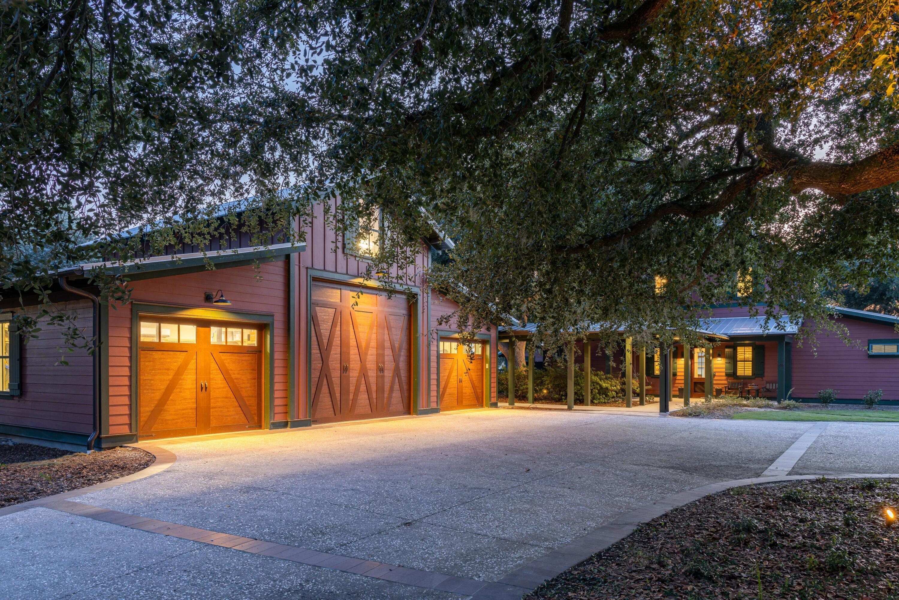 Image 4: Carriage House