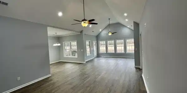 814 Bentwood Circle