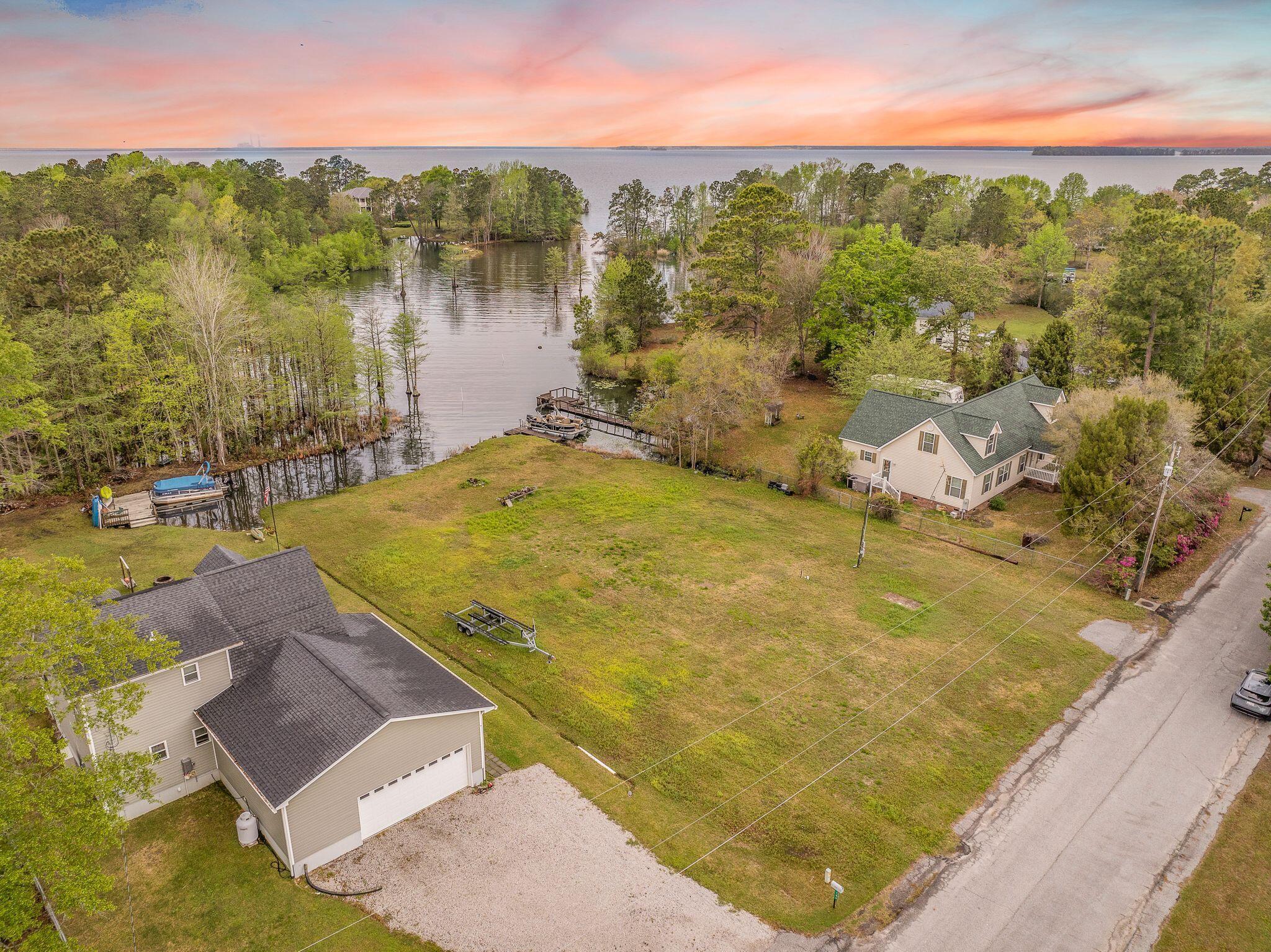 Image 2: 1_BARCLAY MEDIA CO-15