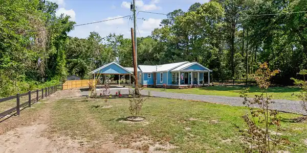 Image 4: 192 Bounty Rd 2 of 35