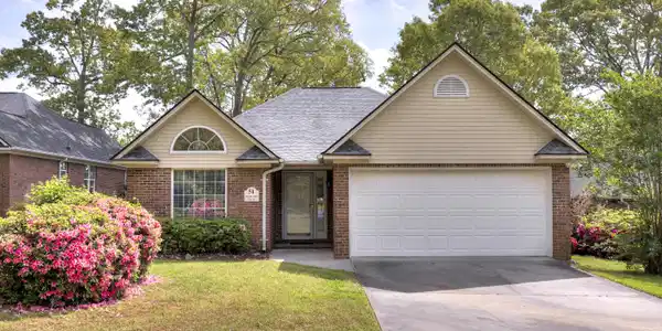 51 N Lake Circle