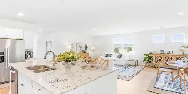 Image 2: Cantey Kitchen 6