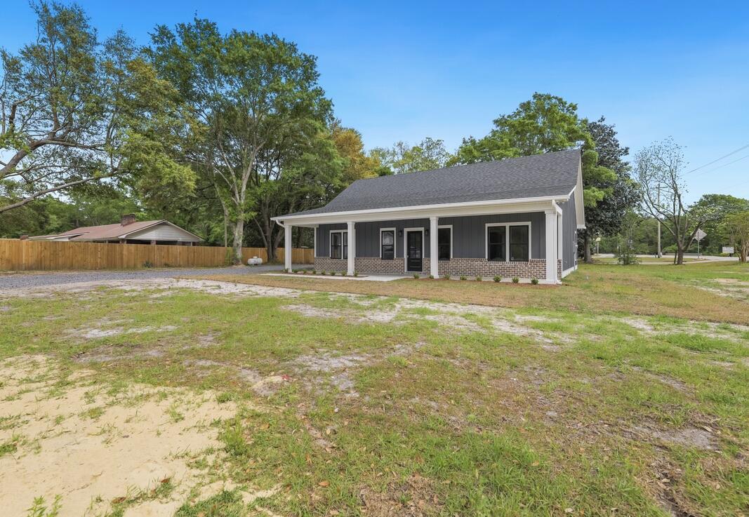 Image 2: Brand New Home on 1/2 Acre Lot