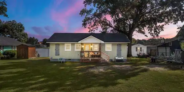 1175 Lakeview Drive