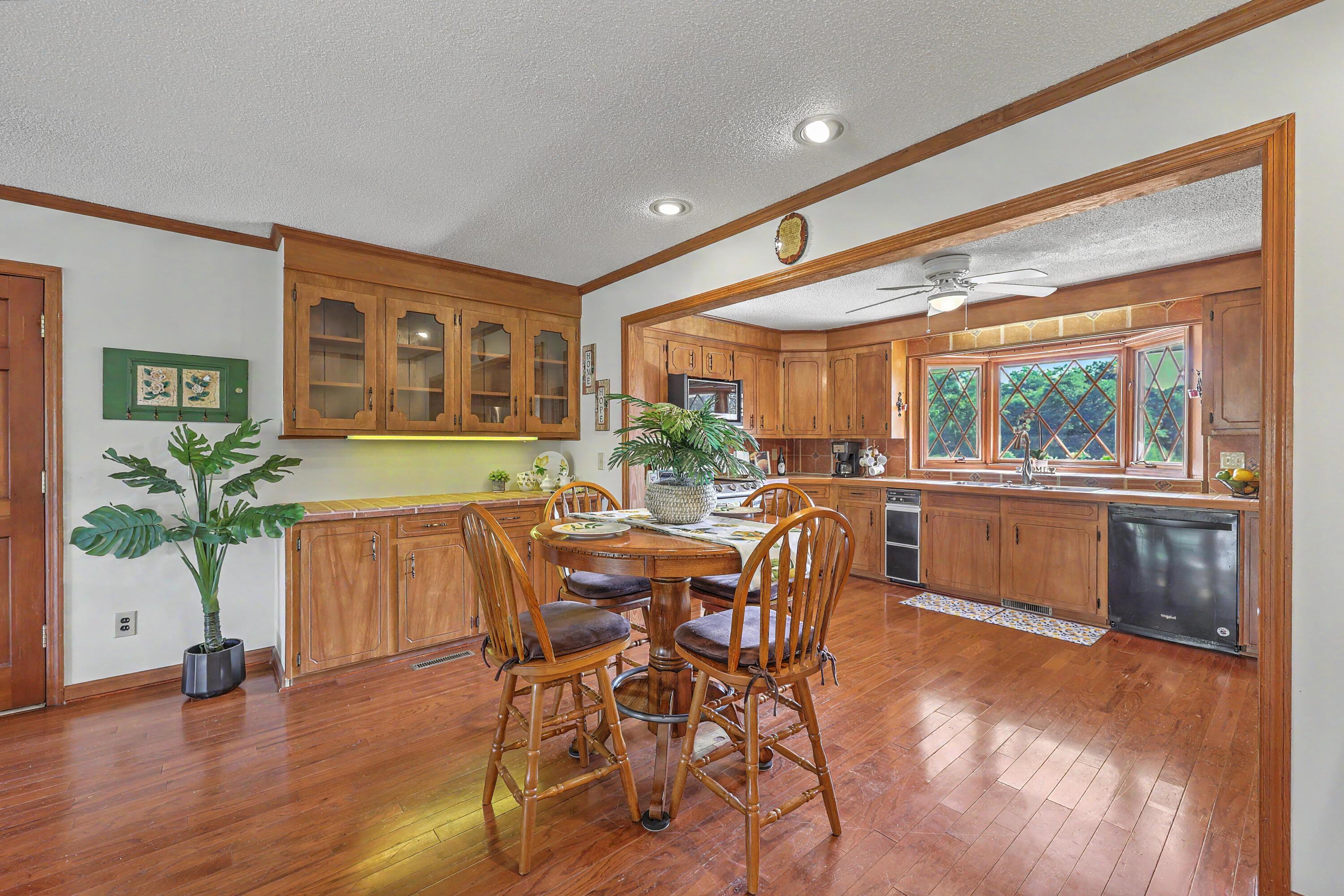 Image 4: ~Tuscan-inspired Kitchen~