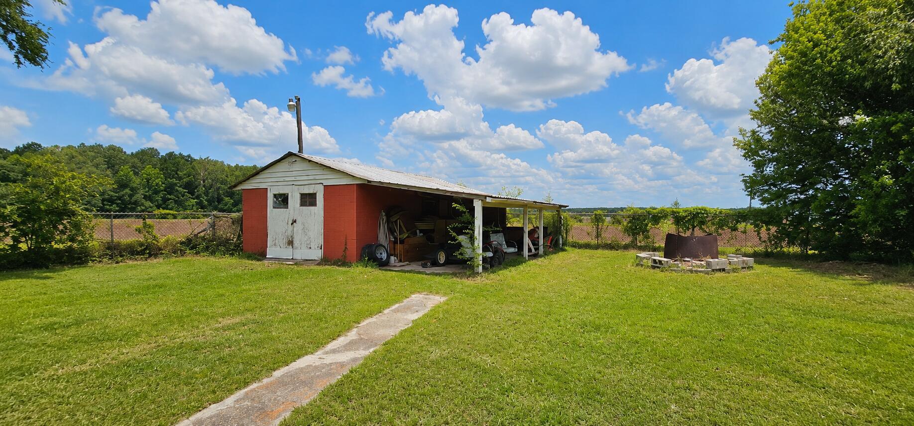 Image 3: back shed