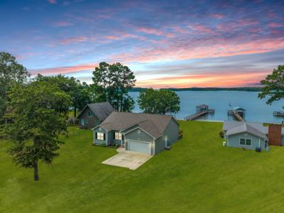 1083 Copperhead Road