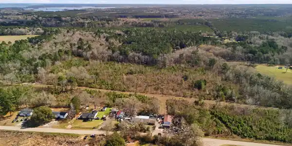 Image 4: 4-web-or-mls-004_DJI_20260306110242_0011