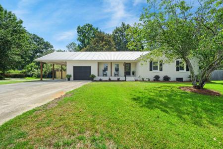305 Meadowlark Lane