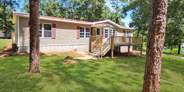 93 Santee Lane