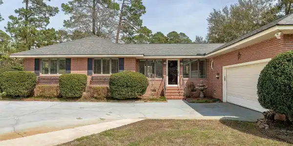 Image 3: 207 Cooper Drive