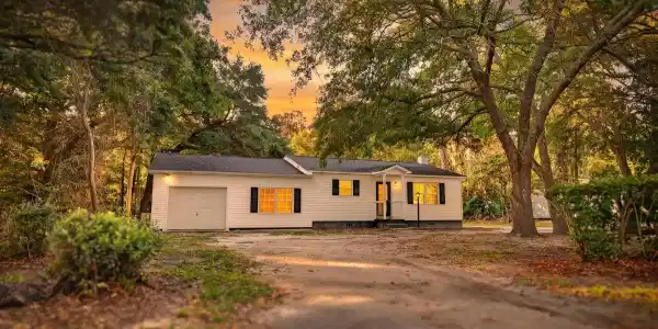 727 Levee Drive