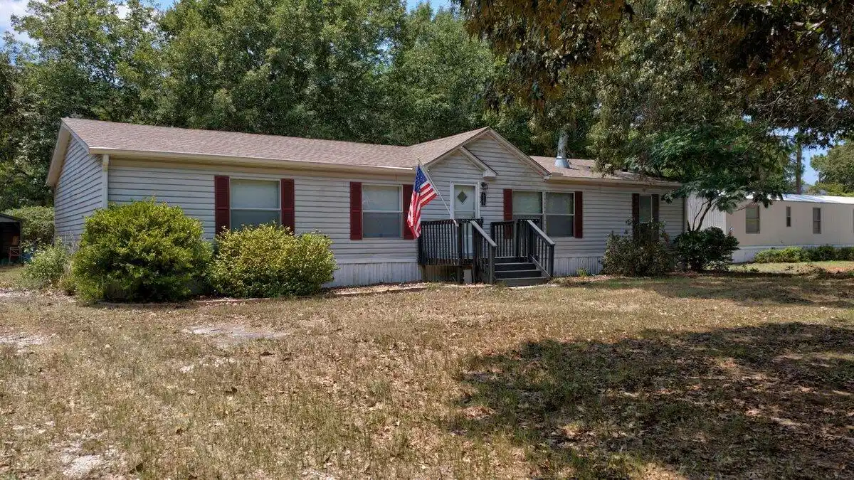 Image 1: 623 Barn Road-42