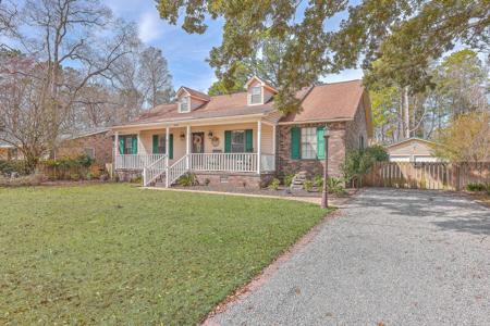 634 Lakeside Drive