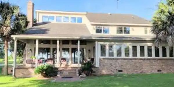 1923 Waters Edge Drive