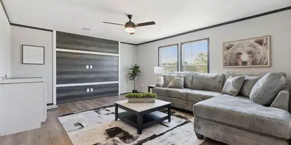 Image 4: 261-lake-manor-3260h32p03-family-room-1