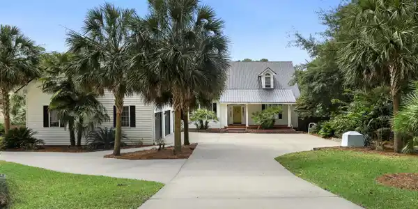 1150 St Julien Drive