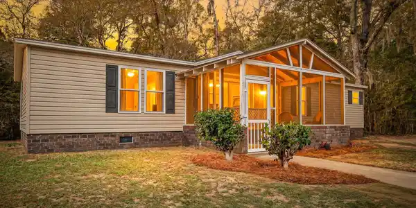 1223 Benton Road