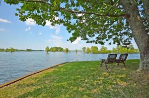 1210 Longpoint Road