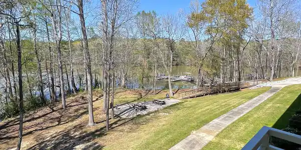 111 Ballard Lane Lane