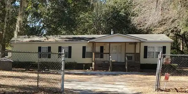 312 Lakeview Drive