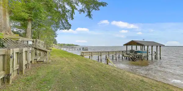 280 Suwanee Drive