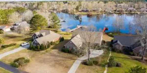 40 Woodlake Drive