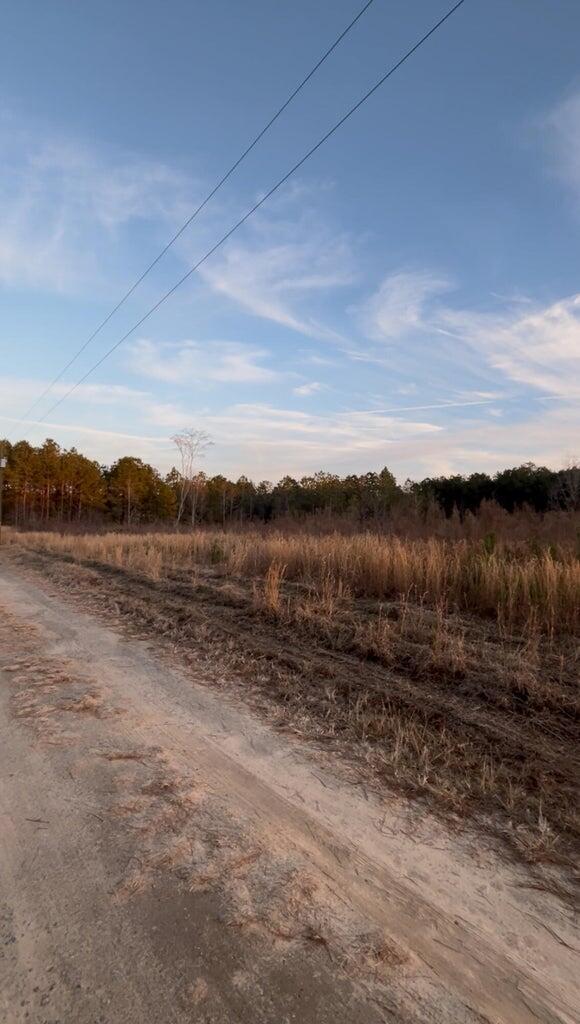 Image 1: lot 3