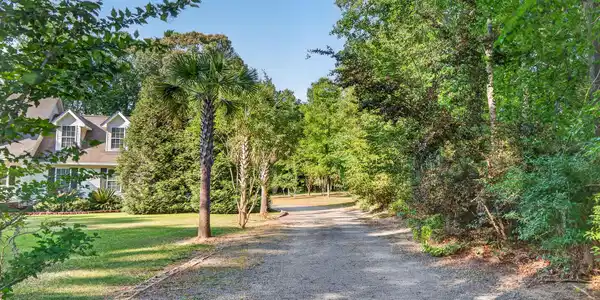 Image 2: driveway
